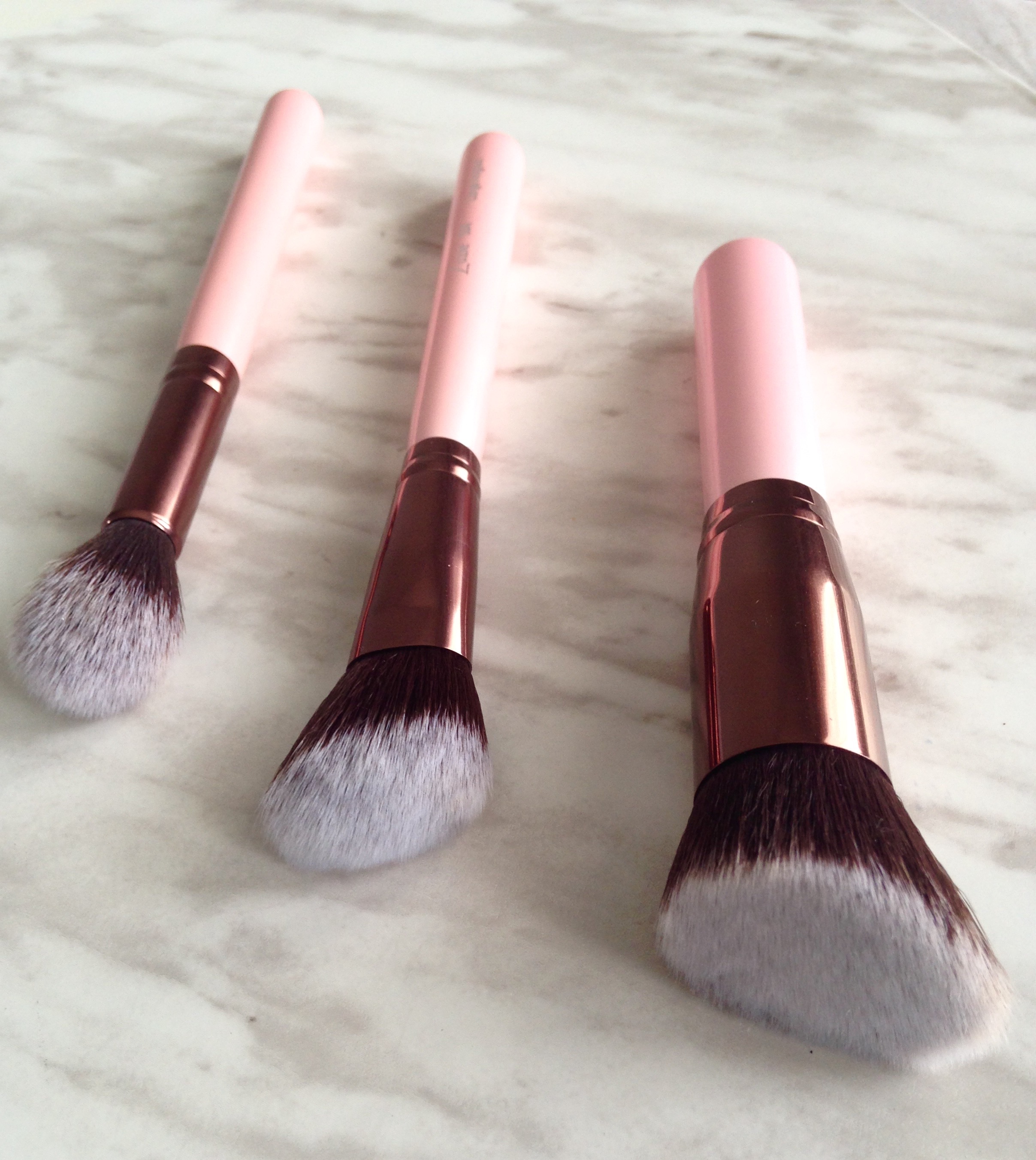 LUXIE 538 Flat Angled Blender Brush - Rose Gold