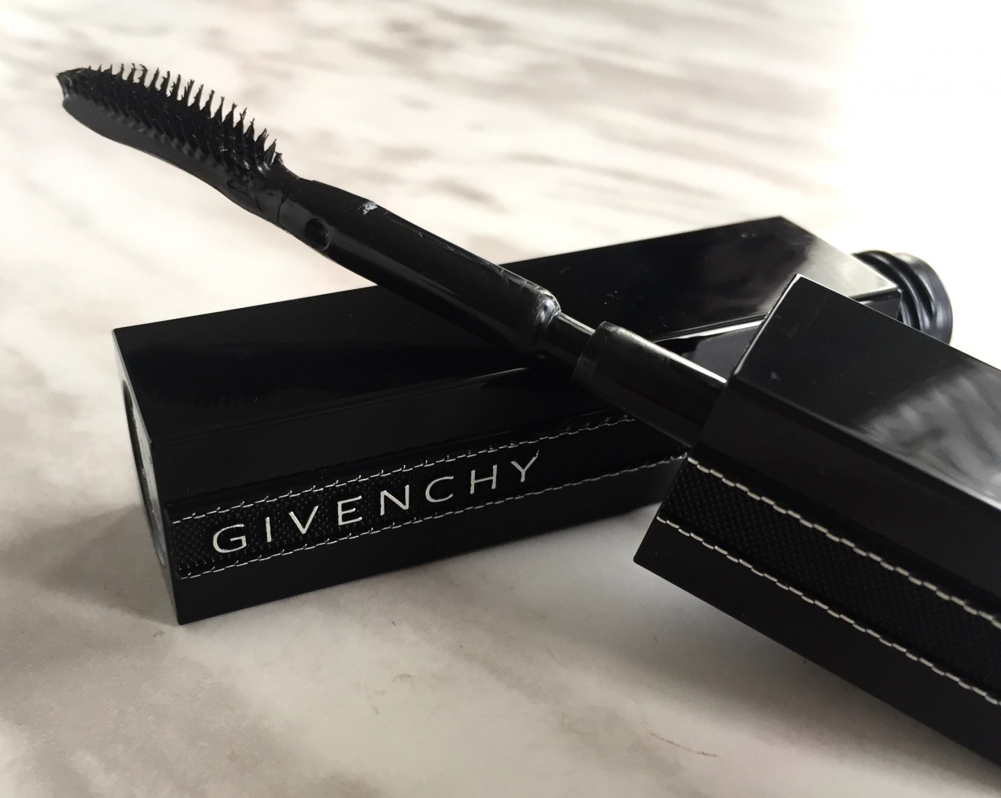 Givenchy Noir Interdit Mascara