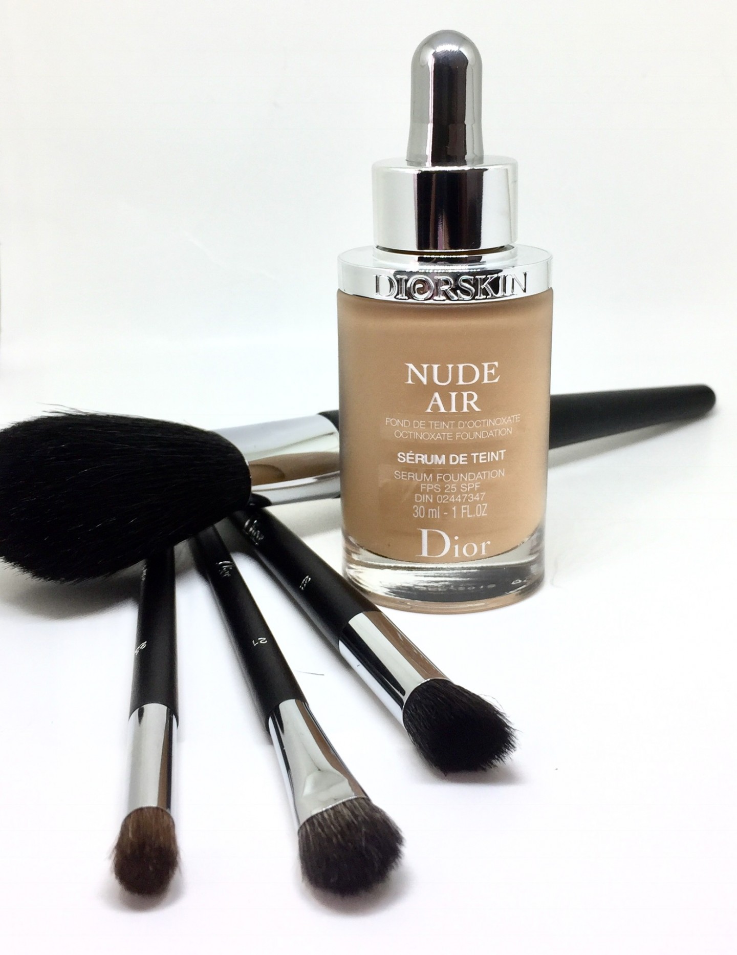 Diorskin NUDE AIR Serum Foundation