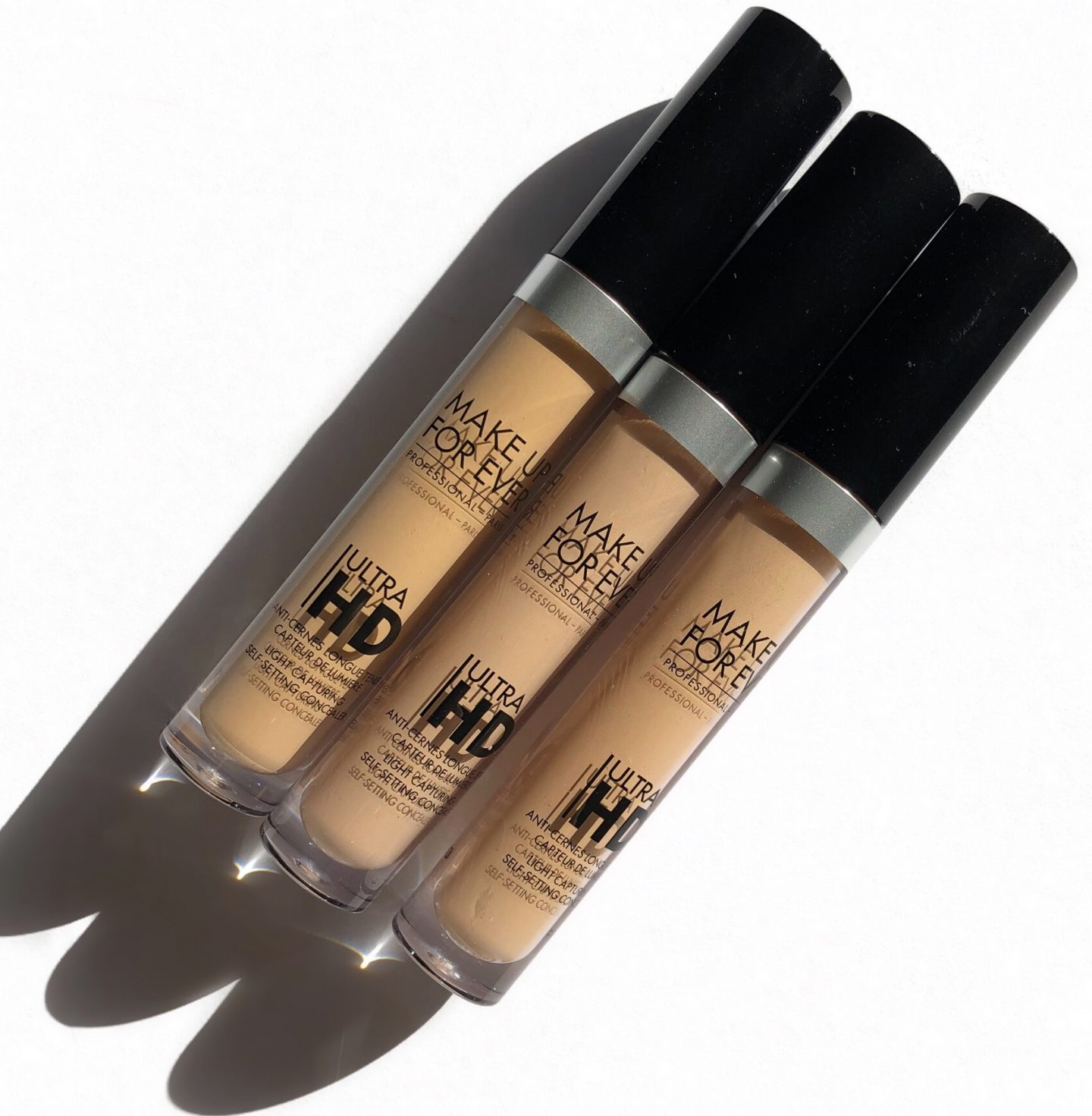 MAKE UP FOREVER Ultra HD Light Capturing Self Setting Concealer